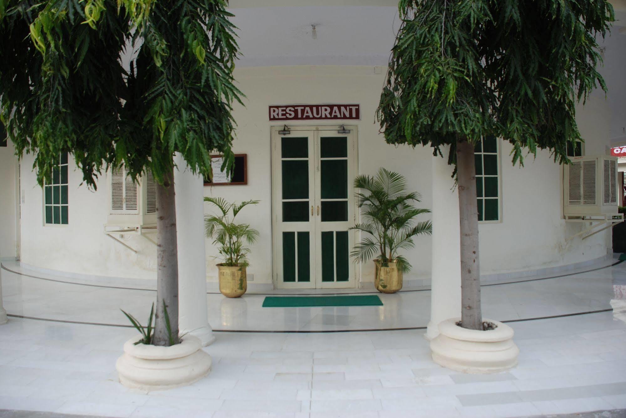 Hotel Garden - Heritage By Hrh Group Of 3*